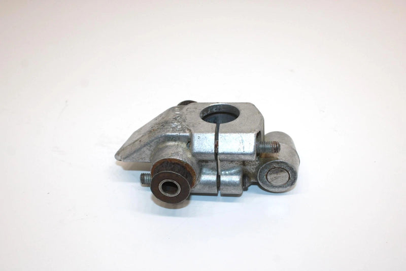1994 Yamaha Vmax 600 Oem Left Suspension Bracket 8AB-23743-01-00 SY25