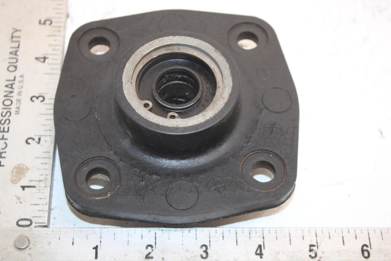 1990 Kawasaki 650 Ts Oem Bearing Holder 13091-3730 JK8