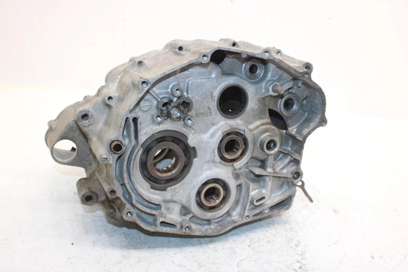 1990 Yamaha  Moto 4 Oem Crankcase 3GH-15100-00-00 AY5
