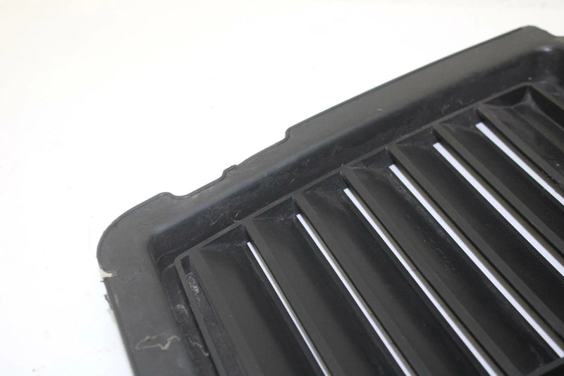 89 Yamaha Exciter EX570N OEM Left Louver 8X9-77131-00-00 SY54