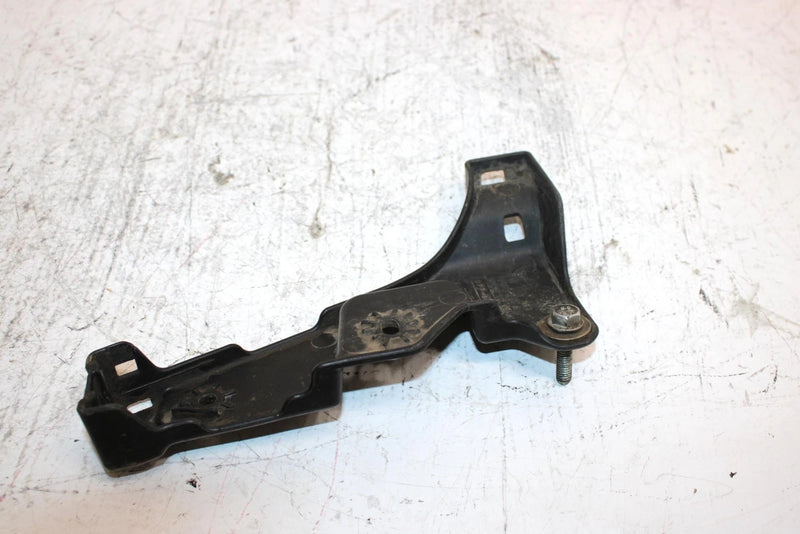 2019 Can-am Outlander 570 Oem Air Duct Support 707001262 AB9