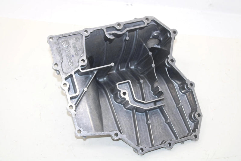 2017 Ski-doo Grand Touring 900 Oem Oil Pump Cover 420656700 SS65