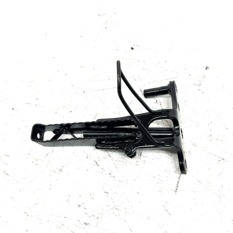 1988 Yamaha Moto 4 OEM Right Foot Peg 1YW-27421-00-00 AY57