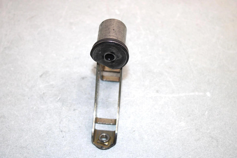 03 Yamaha  Kodiak 450 Awd Oem Engine Mount Stay 5ND-F1315-01-00 AY44