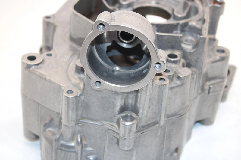 88 Yamaha  Champ 100 Yfm100u Oem Crankcase 2HX-15100-00-00 AY10