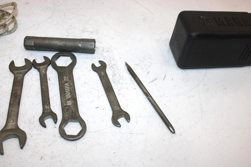 00 Yamaha Sx500r Oem Tool Kit 8DF-8100-00-00 SY0