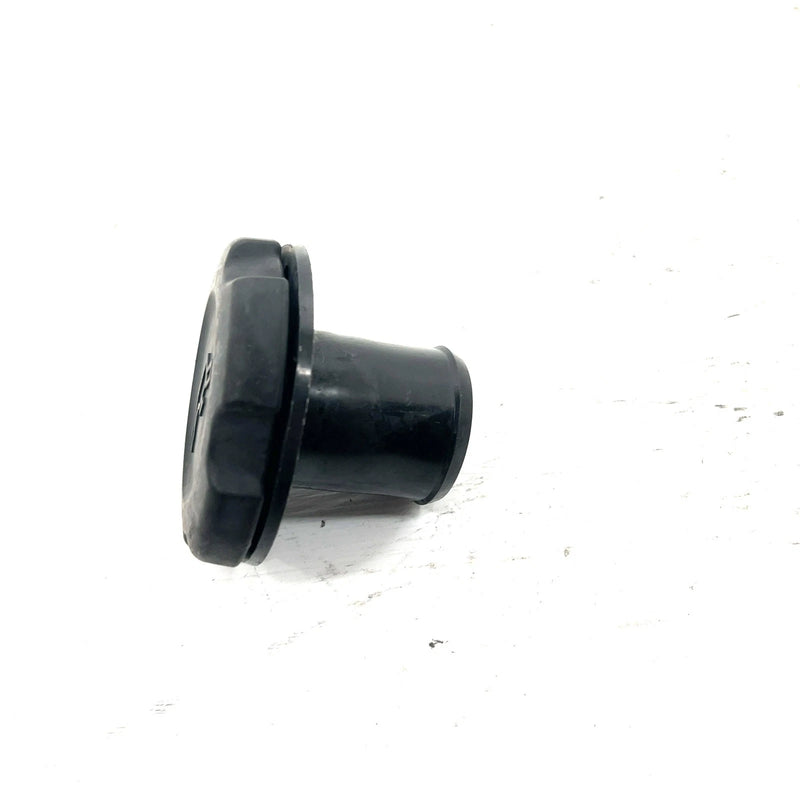 95-96 Yamaha WaveVenture 700 WVT700 OEM Oil Filler Neck GJ3-6778D-00-00 JY31