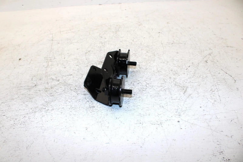 87 Yamaha Exciter 570 L/c Oem Rear Upper Motor Mount 82M-21425-00-00 SY18