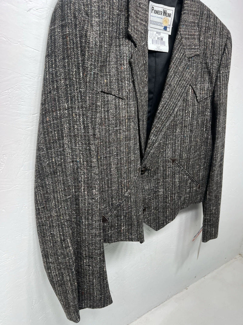 New Women’s Pioneer Wear Gray Short Suit Jacket 38 #12555 W-605