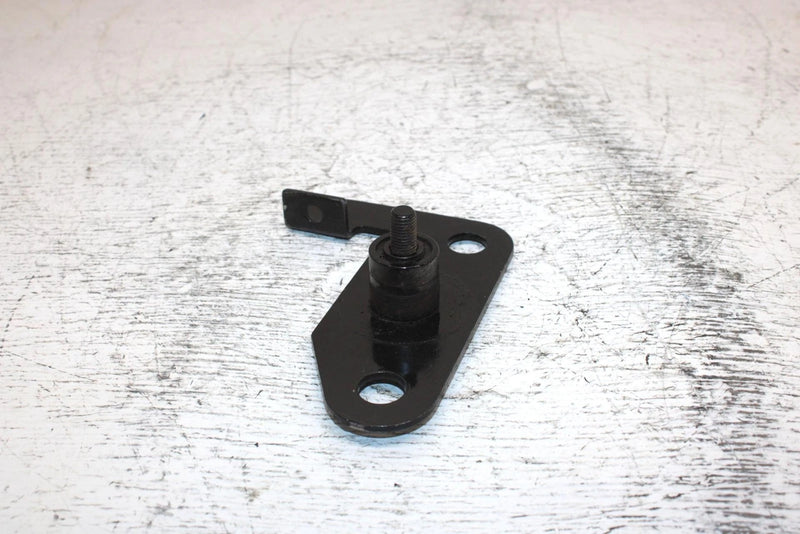 97 Yamaha Venture Oem Front Lower Right Mount W/Dampner 87F-21418-00-00 SY15