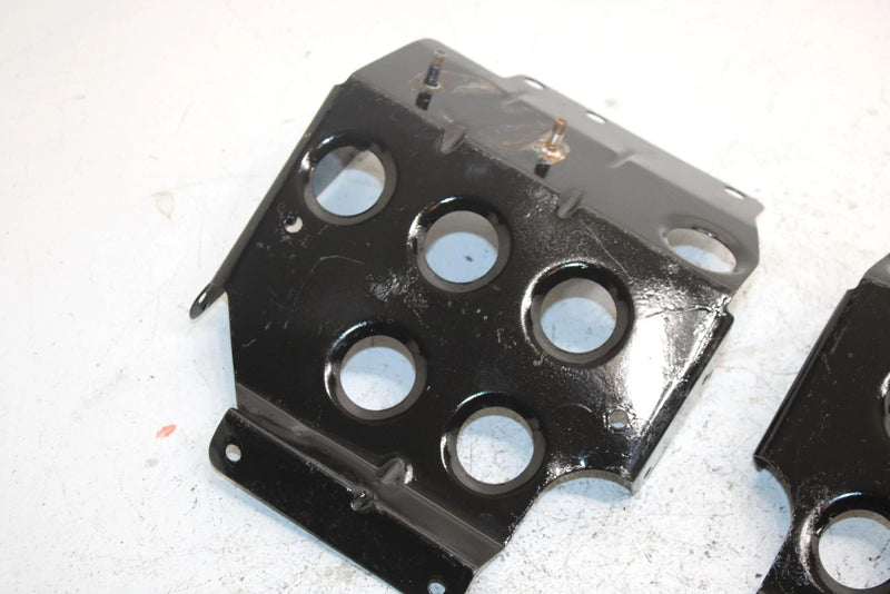 83 Yamaha Excel Iii Ec340g Oem Footrest Set 8J9-21910-00-00 SY7