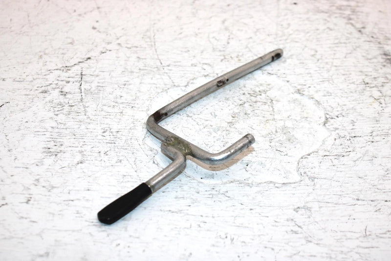 1985 Honda Atc 110 Oem Seat Lock Lever 50221-943-010 AH68