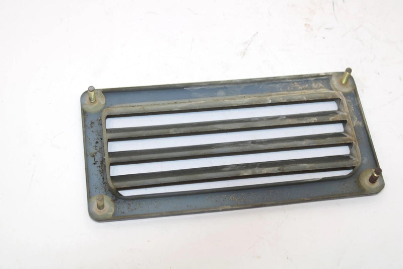 1988 Yamaha Srv Oem Front Center Hood Louver 8L9-77109-00-00 SY62