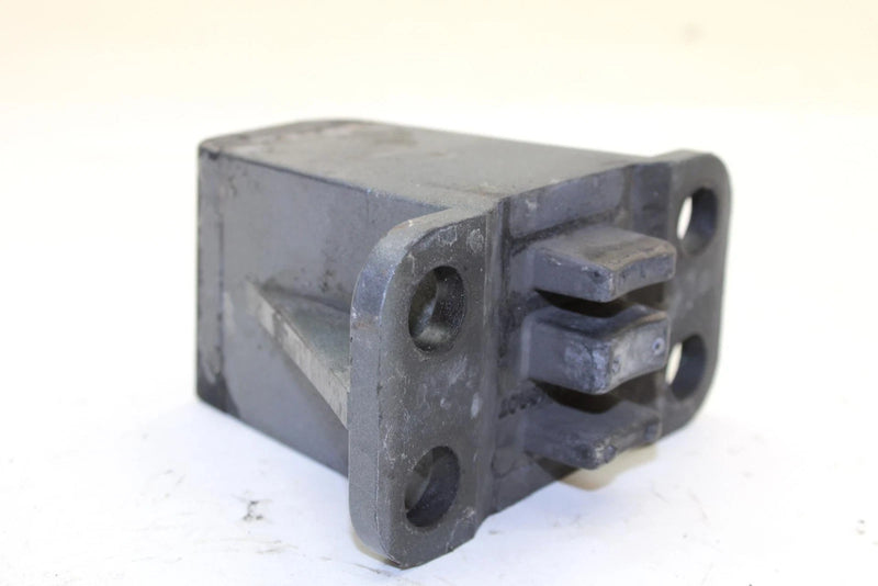 1996 Yamaha Waveventure 700 Oem Upper Engine Mount Stopper 63N-44532-01-00 JY2