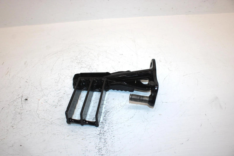 1986 Yamaha  Moto 4 Oem Right Foot Peg 29U-27421-10-00 AY7