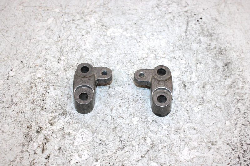 85 Honda Atc110 A Oem Upper Handlebar Clamp Set 53111-958-000 53121-958-000 AH13