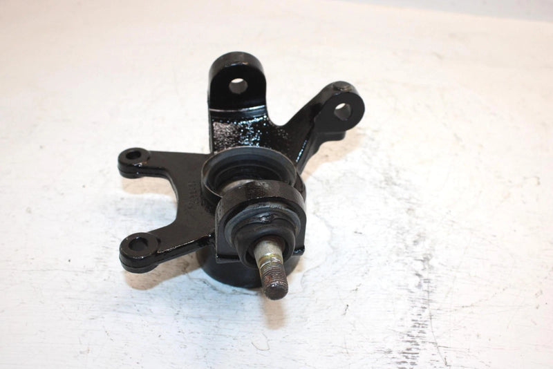 2003 Bombardier Quest 500 Oem Right Steering Knuckle 709400095 AB13