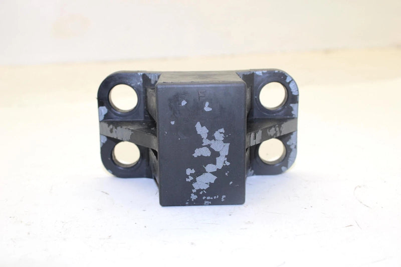 1992 Yamaha Waverunner Iii 650 Oem Engine Mount Stopper 6R8-44532-00-00 JY3