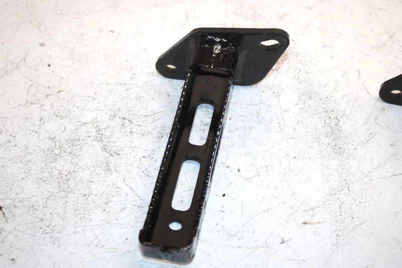 04 Polaris Predator Oem Foot Peg Set 1013851-385 1013852-458 AP62
