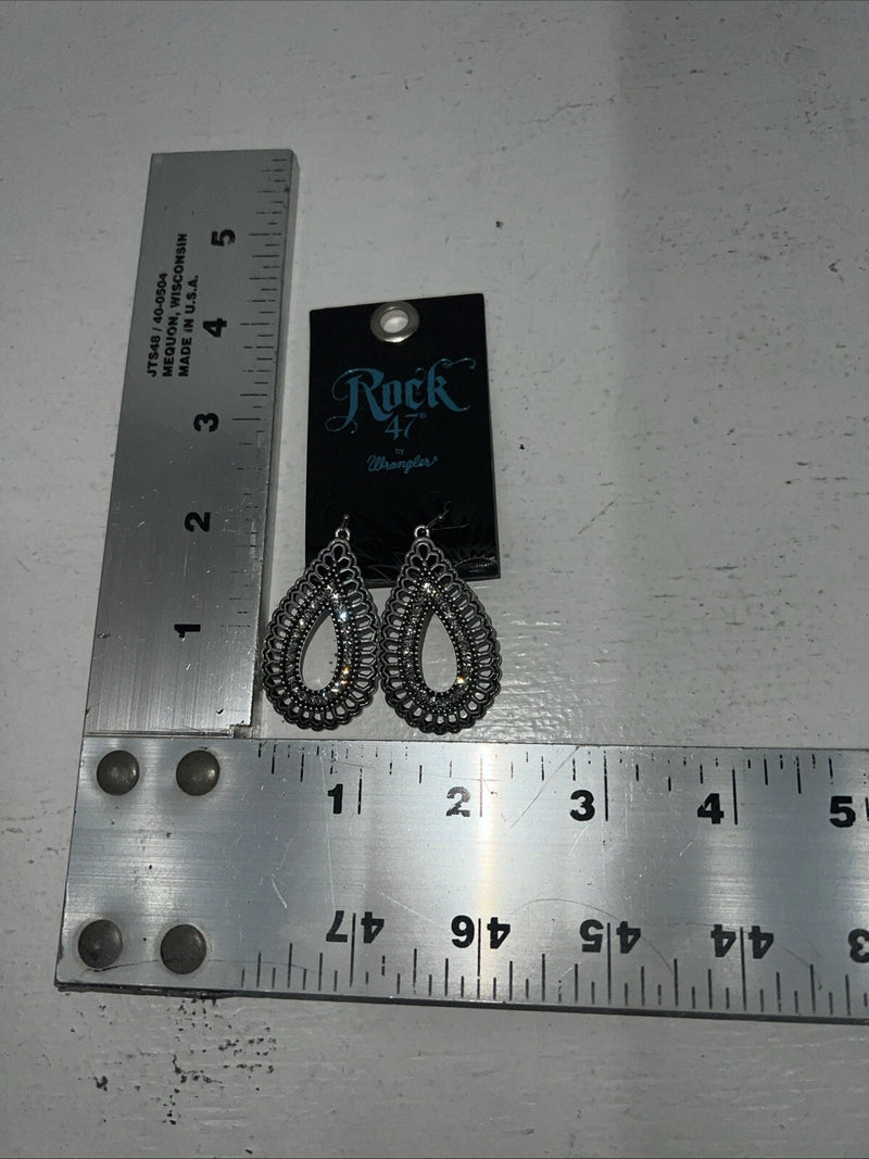 New Women’s Rock 47 Silver Hoop Oval Earrings. ER2649R47 A-68