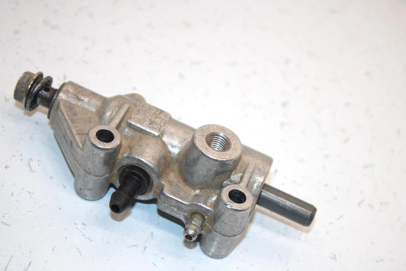 07 Polaris Hawkeye  4x4 Oem Rear Master Cylinder 2203088 AP83