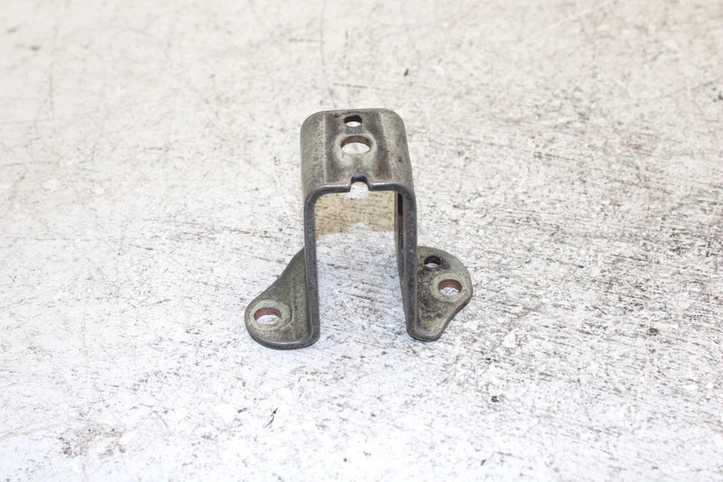 99 Yamaha Vmax 600 Sx Oem Front Uppern Mount Bracket Pair 8CH-21415-00-00 SY5