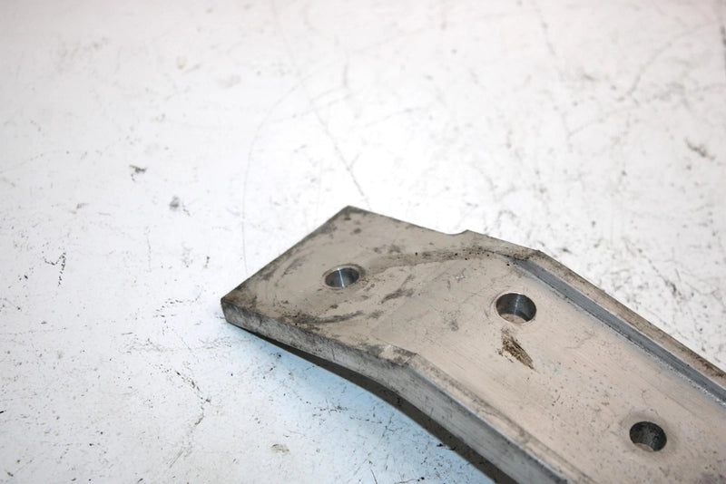 02 Polaris Xc Sp 500 Oem Left Motor Mount Plate 5245465 Q4023