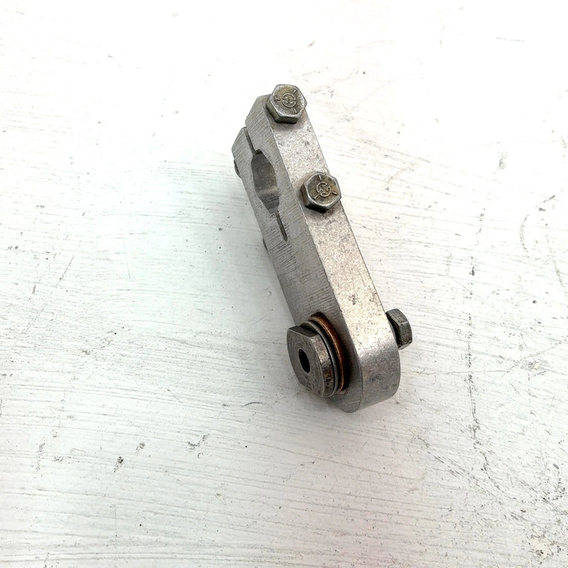99-02 ARCTIC CAT ZR 500 OEM REAR ARM PIVOT BLOCK 0704-981 SA18