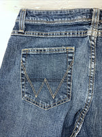 New Women’s Wrangler Mid Rise Denim Jeans. 9/10x36 L-12
