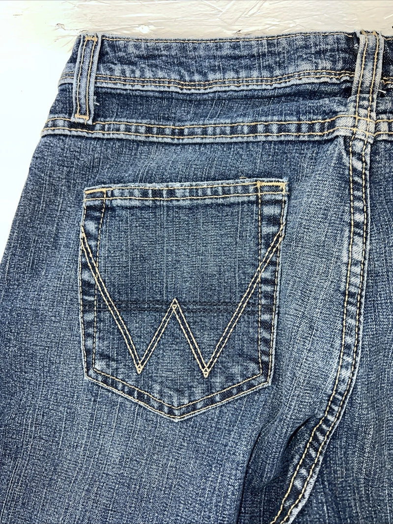 New Women’s Wrangler Mid Rise Denim Jeans. 9/10x36 L-12