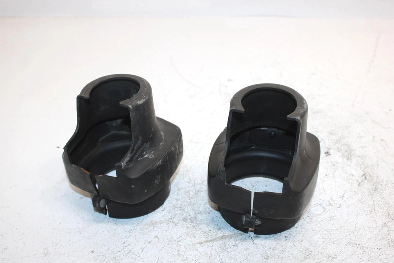 94 Yamaha Vmax 600 Oem Strut Protector Pair 82M-77551-00-00 SY2