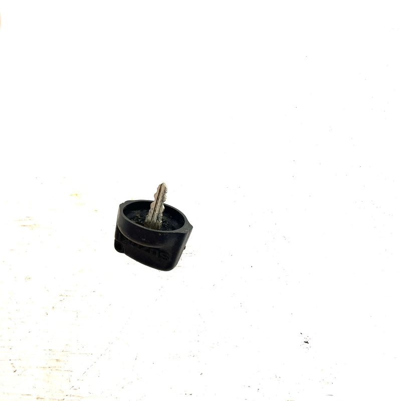 2002 Suzuki Quadrunner 500 LTF500F 4x4 OEM Ignition Key Switch 37110-05G02 AS37