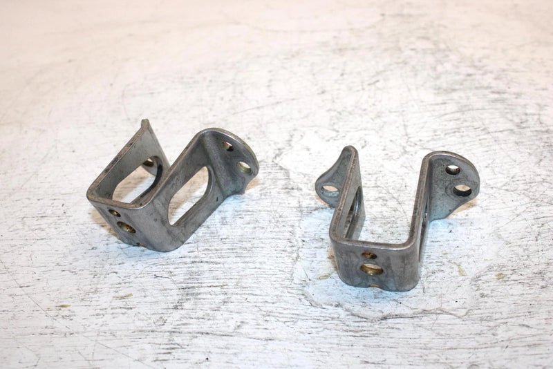 97 Yamaha Vmax700 Triple Oem Front Upper Mount Bracket Pair 8CH-21415-00-00 SY10