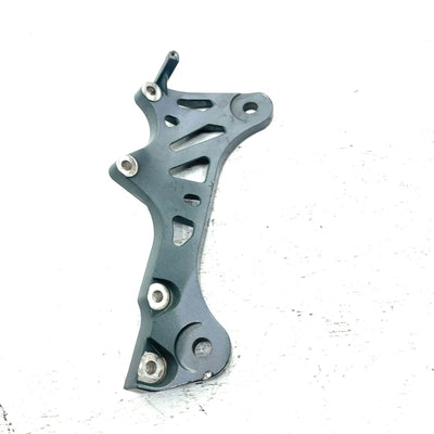 95 Yamaha WaveVenture 700 OEM Left Engine Mount Bracket 6R7-21415-01-00 JY31