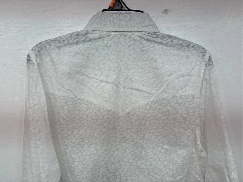 New Women Cumberland White Cheetah Print Long Sleeve Pearl Snap Medium LL-9