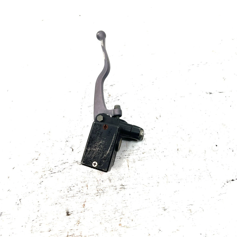 2000 Yamaha Warrior 350 OEM Front Brake Master Cylinder 2GU-25870-00-00 AY67