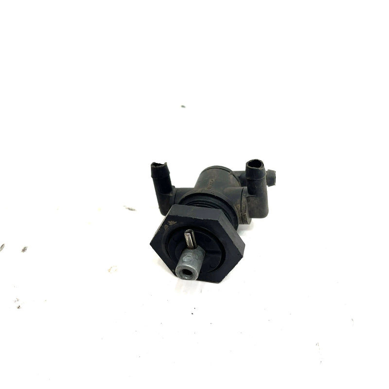 2003 Polaris Magnum 330 4X4 OEM 3 Way Fuel Valve 7052161 AP218