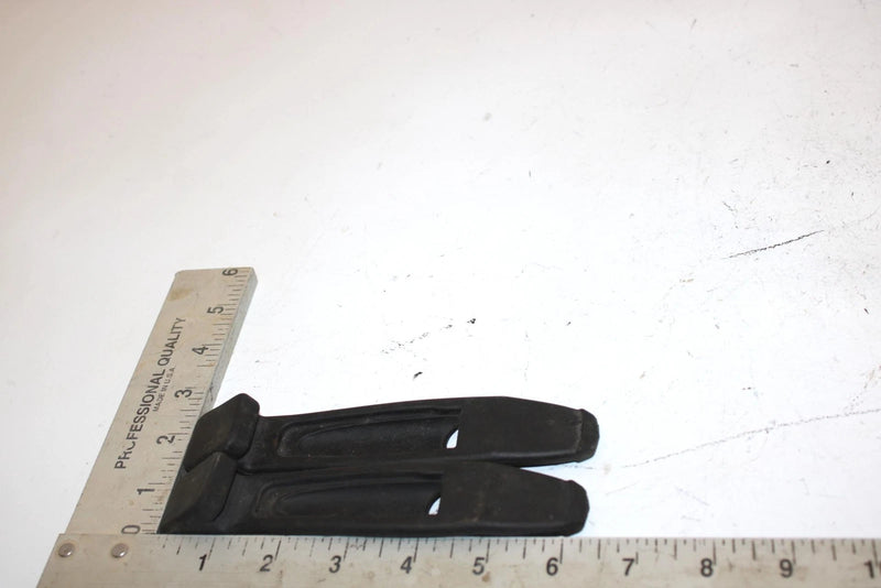06 Polaris Fusion 600 Ho Oem Hood Strap Pair 5412606 Q1632