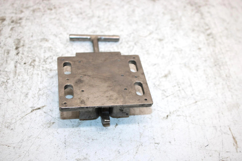1992 Yamaha Waverunner Lx 650 Oem Seat Latch EU0-63850-00-00 JY22