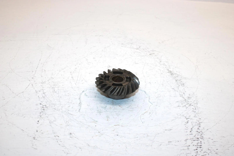1999 Yamaha  Bear Tracker 2wd Oem Middle Drive Bevel Gear  52G-17530-00-00 AY50