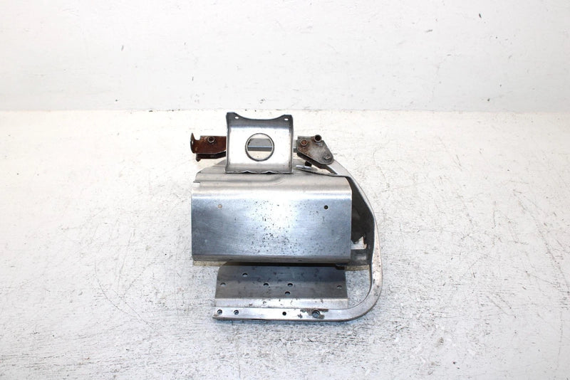 1996 Yamaha Vmax 600 Oem Right Footwell 8AB-21926-00-00 SY29