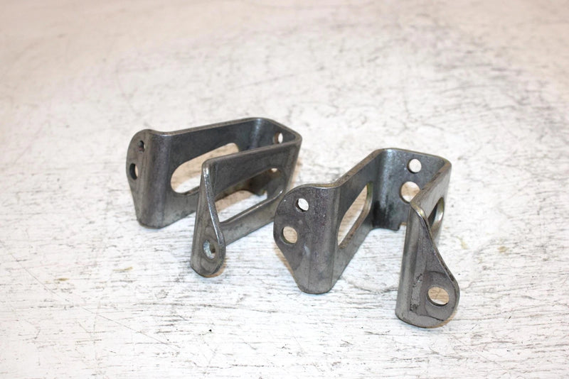 97 Yamaha Vmax700 Triple Oem Front Upper Mount Bracket Pair 8CH-21415-00-00 SY10