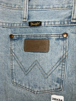 New Men’s Wrangler Light Wash Original Fit Denim Jeans. 38x34 Q-12