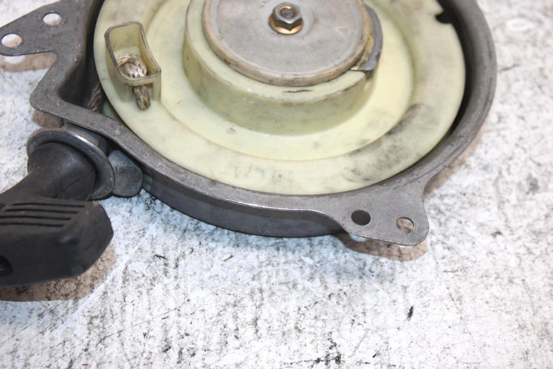 2002 Honda Foreman Rubicon Oem Starter Recoil 28400-HM7-A51 AH36