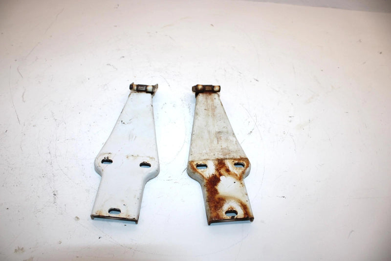 92 Polaris 440 Oem White Hinge Pair ASM/HD 2635005-067 SP128