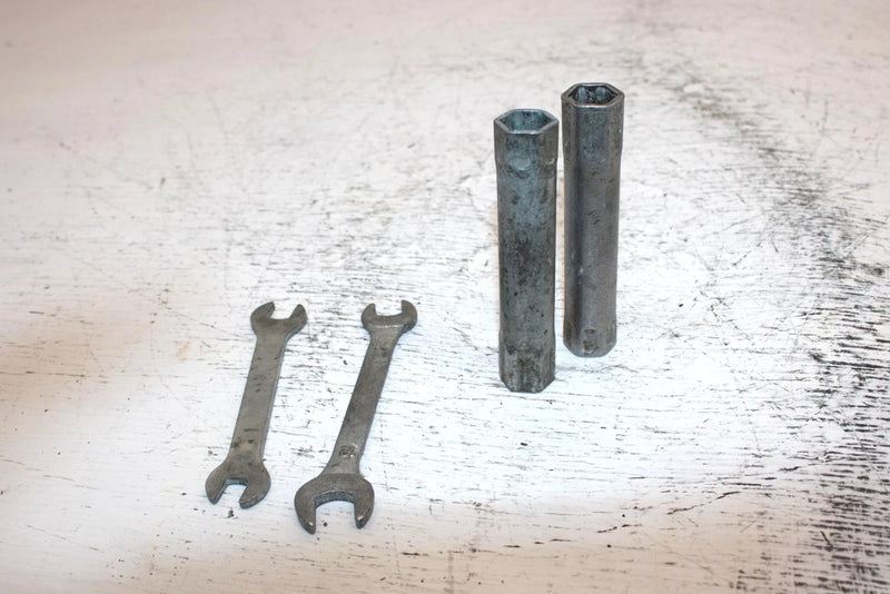 1997 Yamaha Venture Tr Oem Tool Box 85L-28100-01-00 SY15