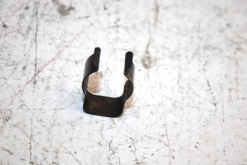 2000 Polaris Magnum 325 Oem Wiring Clip 7080631 AP65