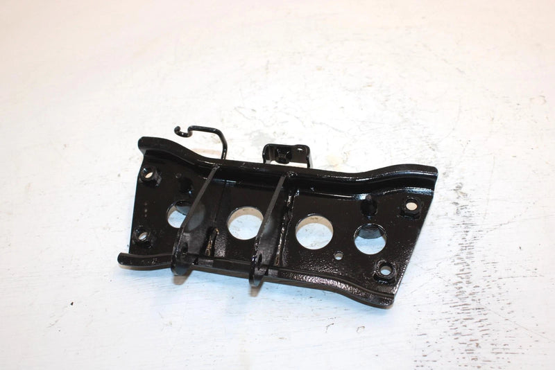 2009 Suzuki Lt-a400f Oem Motor Engine Mount Bracket 41990-27H00 AS26