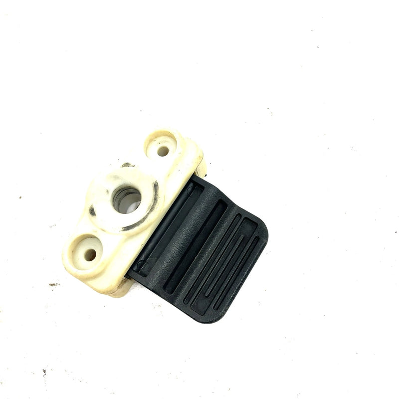 01-05 Yamaha WaveRunner XLT1200 OEM Seat Latch F0D-63850-01-00 JY27.1