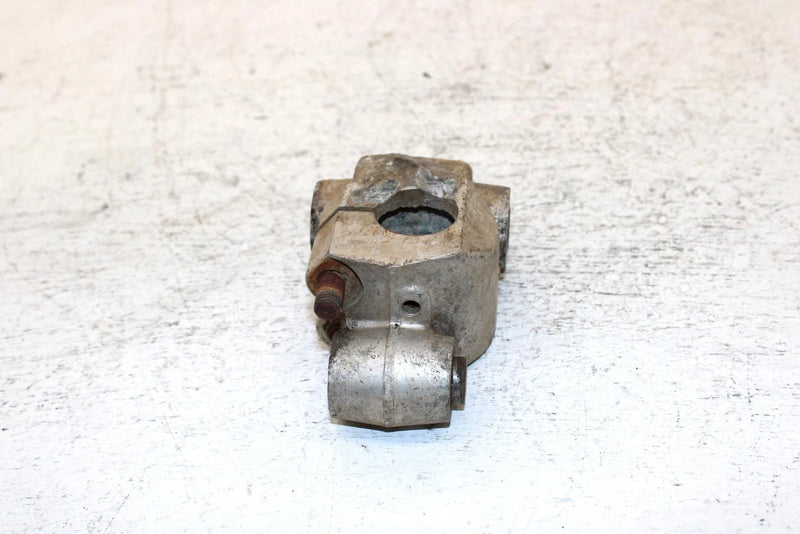 87 Yamaha Exciter 570 L/c Oem Left Front Suspension Bracket 8L9-2376E-00-00 SY18